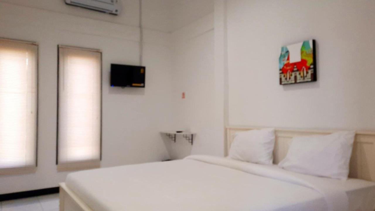 Cozy Stay Kupang Купанґ Екстер'єр фото