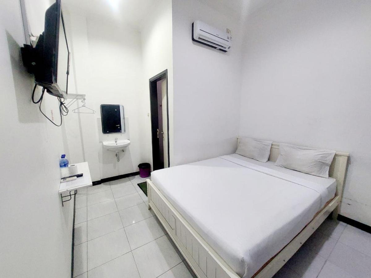 Cozy Stay Kupang Купанґ Екстер'єр фото