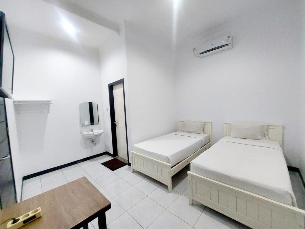 Cozy Stay Kupang Купанґ Екстер'єр фото