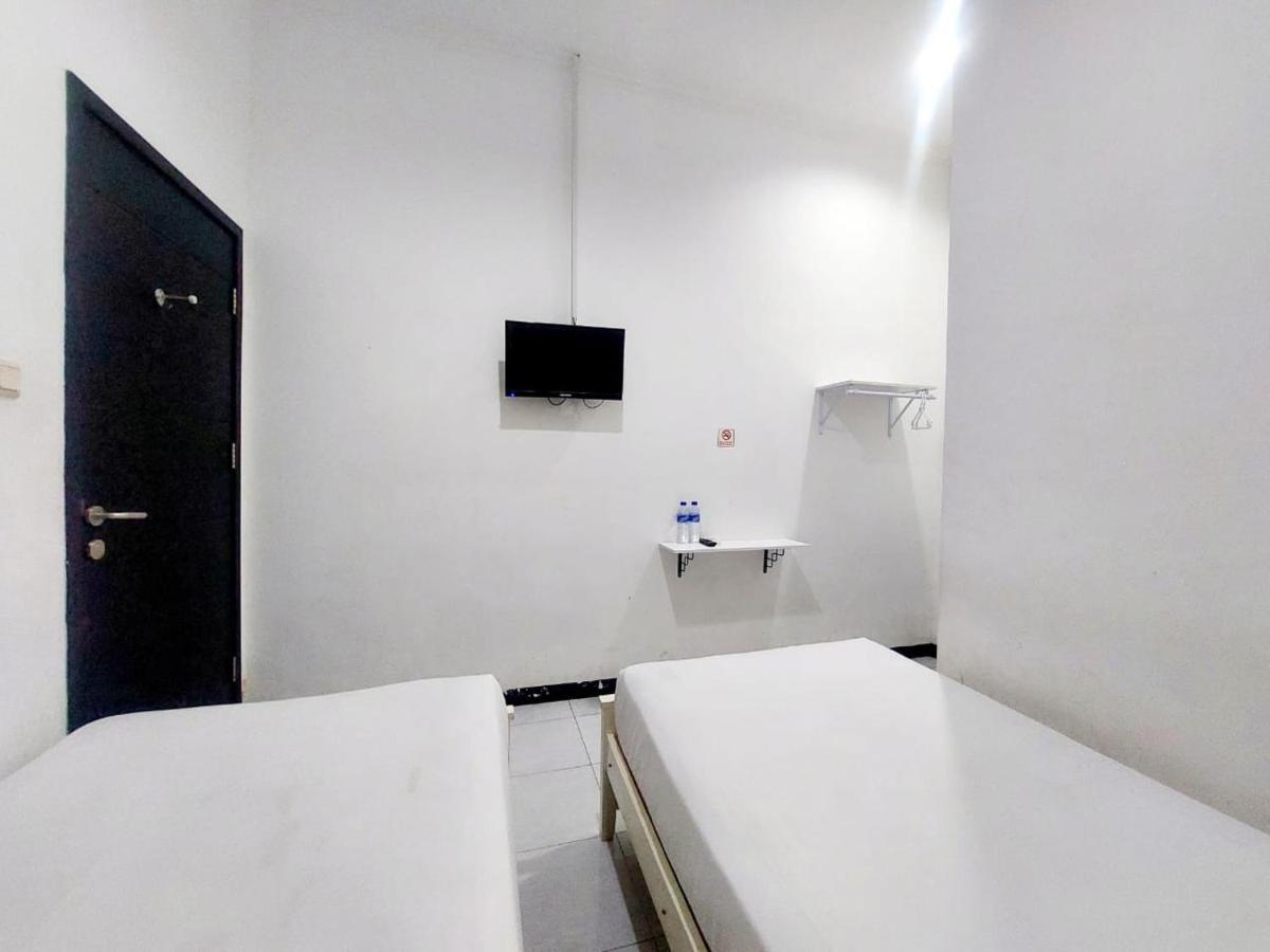 Cozy Stay Kupang Купанґ Екстер'єр фото