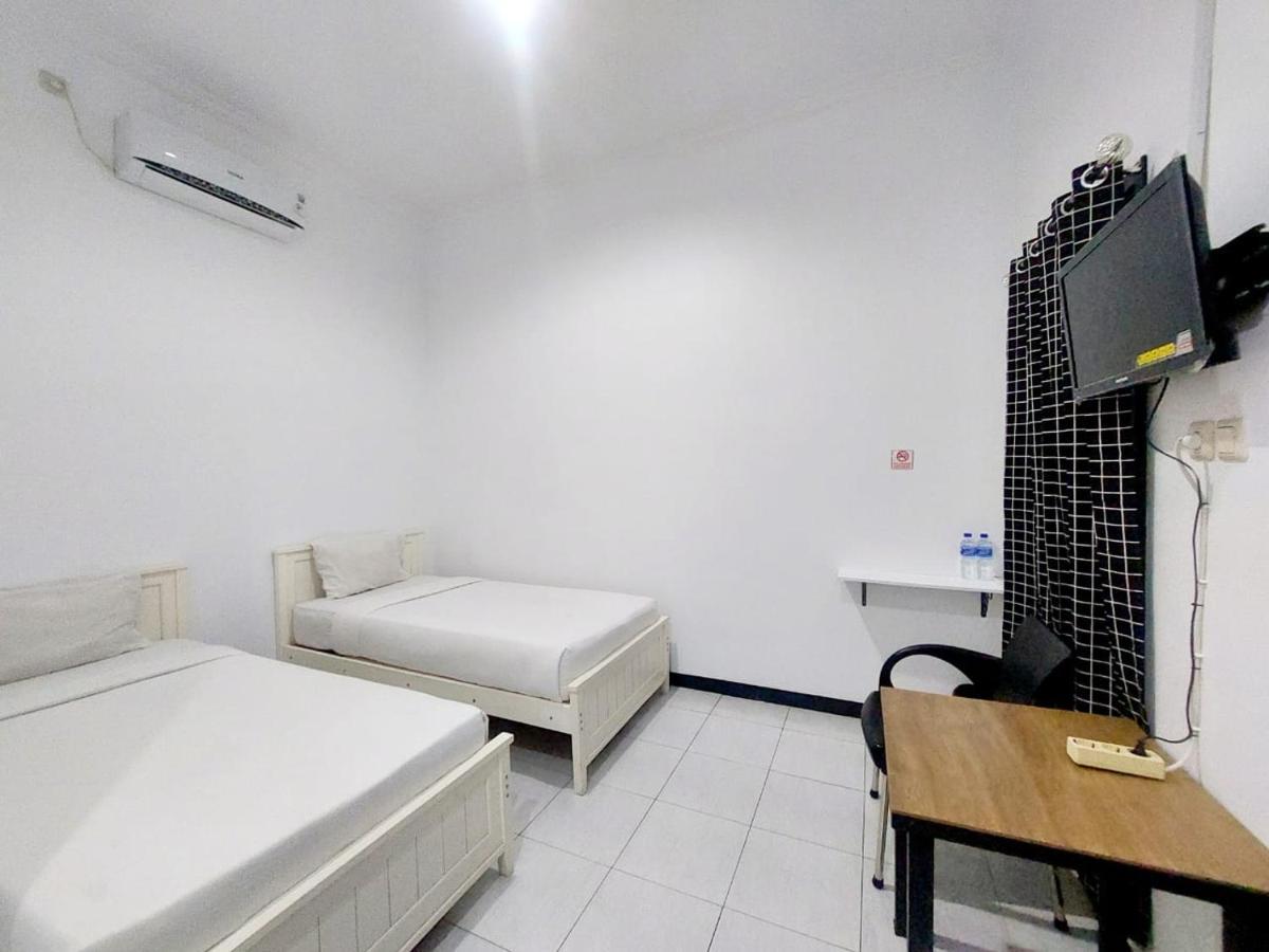 Cozy Stay Kupang Купанґ Екстер'єр фото
