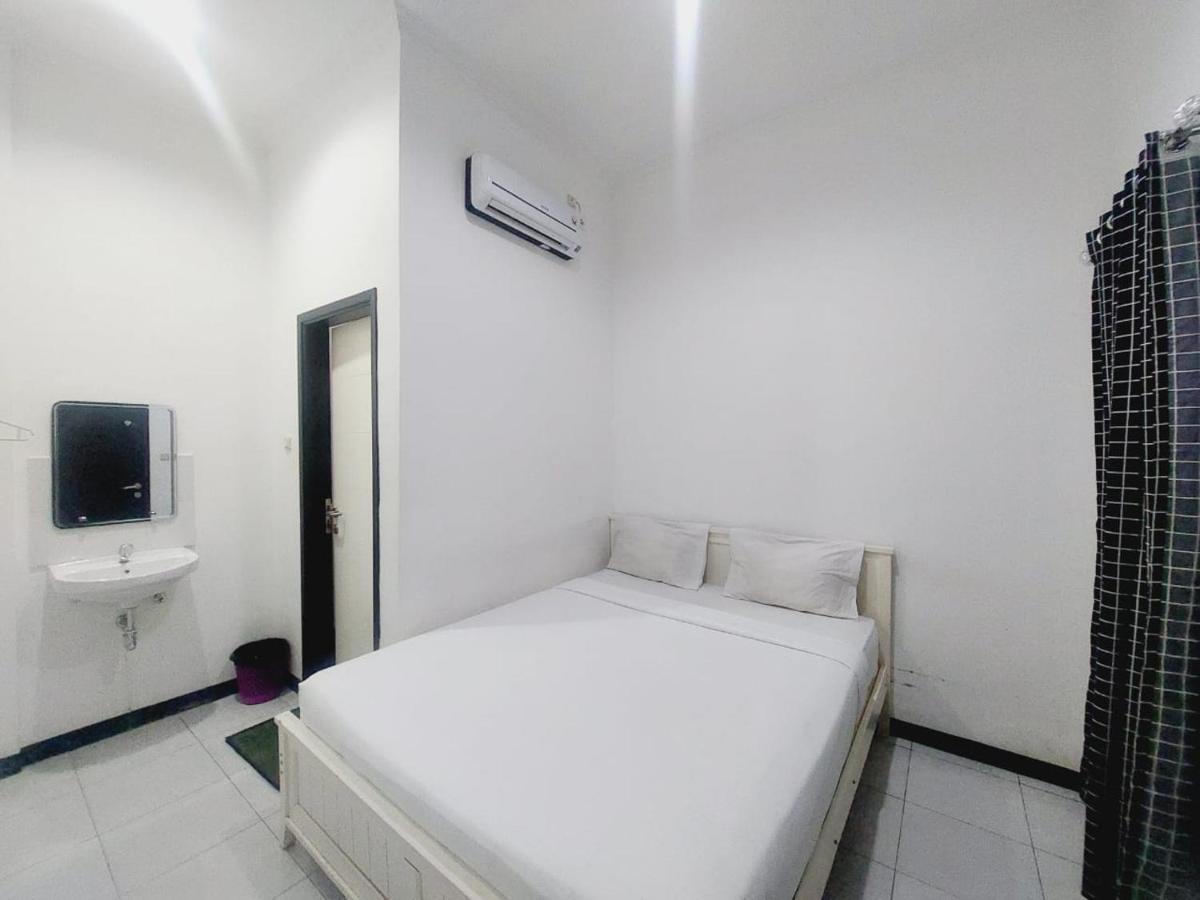 Cozy Stay Kupang Купанґ Екстер'єр фото